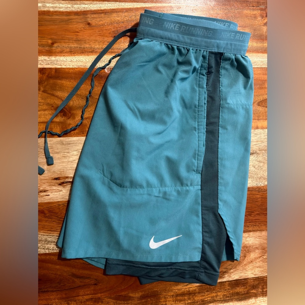 Nike Dri-FIT 7” Lined Shorts Size Medium